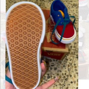 Vans nuevos size 5 (niñ@)